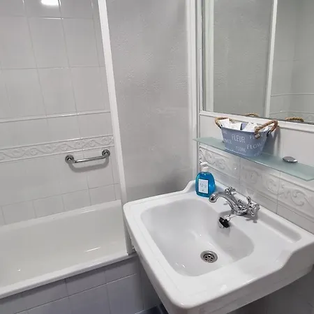 Coira Dream A 100 Metros De La Playa De Портосин